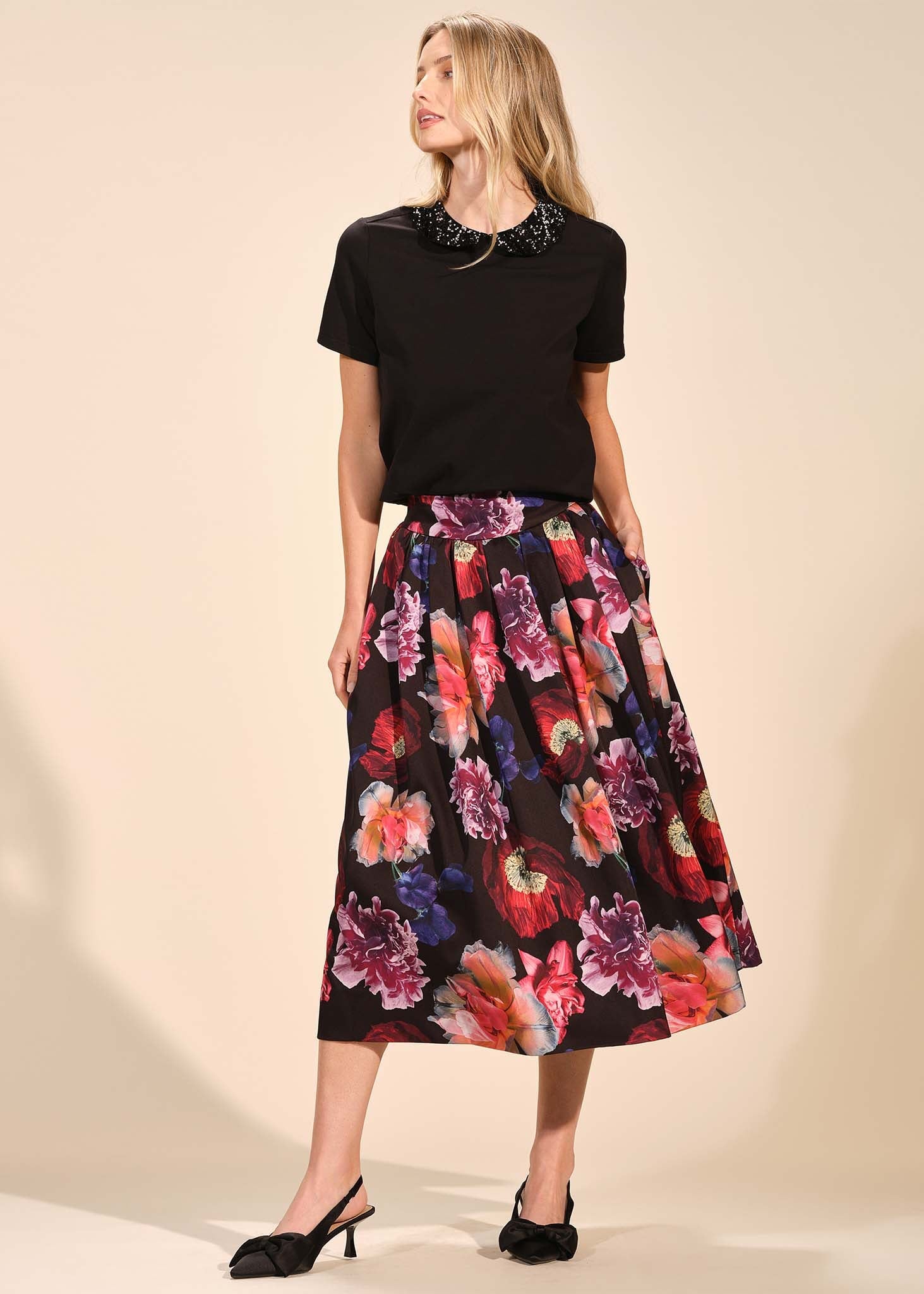 Embellished Peter Pan Collar Tshirt