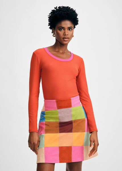 IF1002_BRICKLIPSTICK_SCOOPNECK