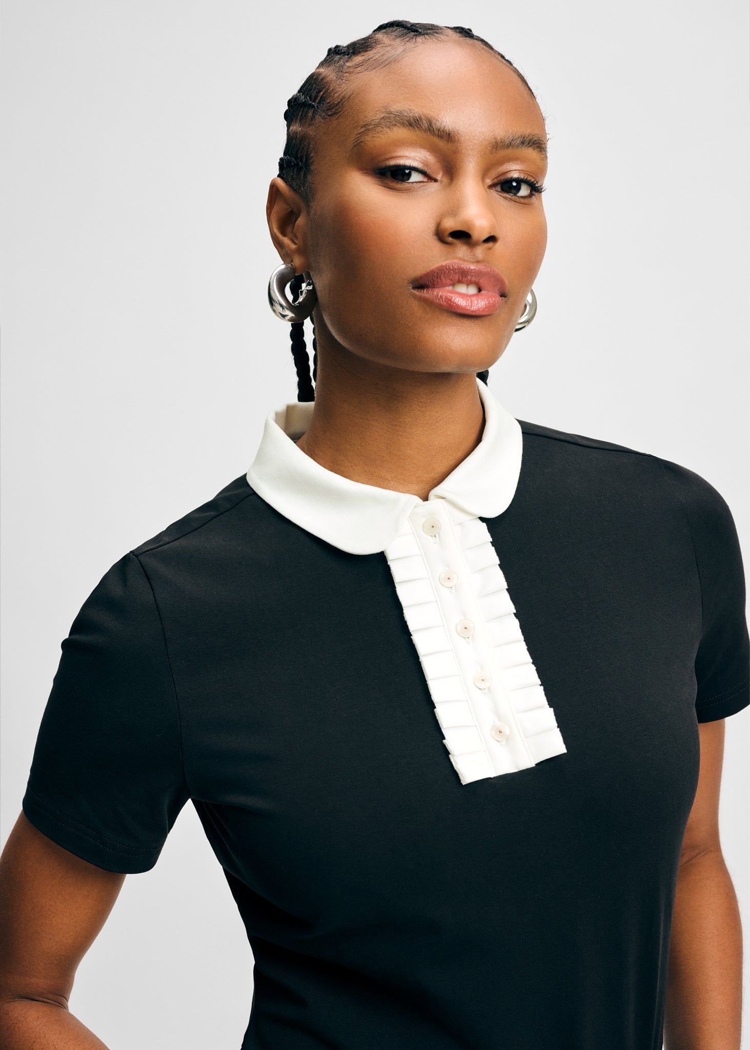 売れ筋商品|||イザックミズラヒ カットソー トップス レディース Women's Ruffle Detail Peter Pan Tee Black white Ruffle Detail Peter Pan Tee | Isaac Mizrahi